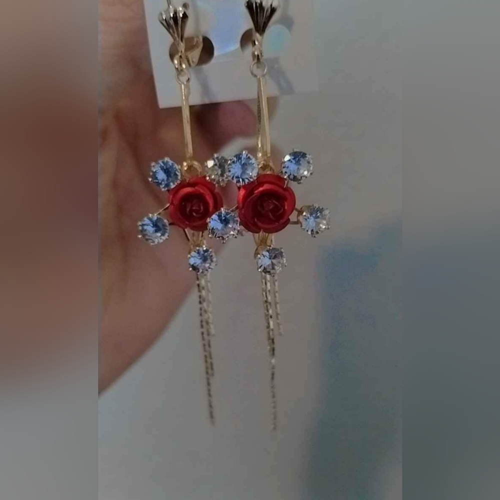 Rose 🌹 earrings - Picture 2 of 2